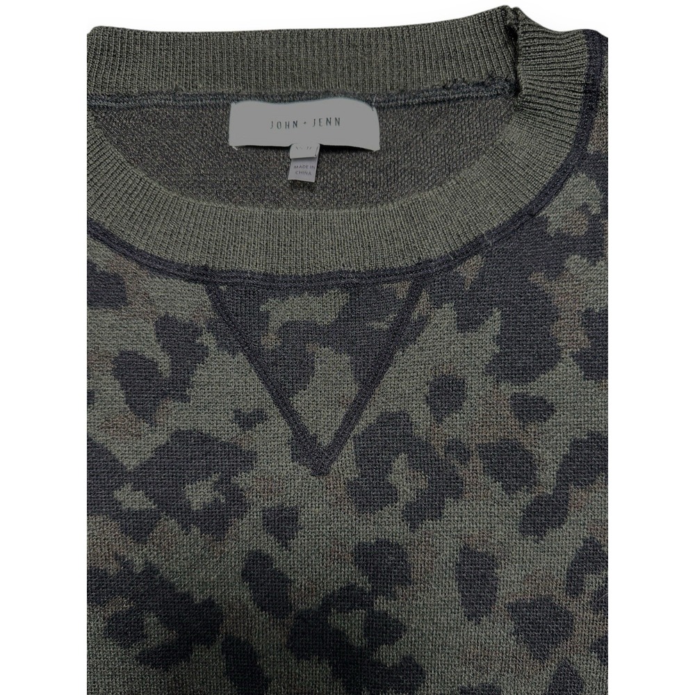 John + Jenn Womens Sweater Green Black Cheetah Print Knit Sz XS Oversized. Camo - Picture 6 of 12